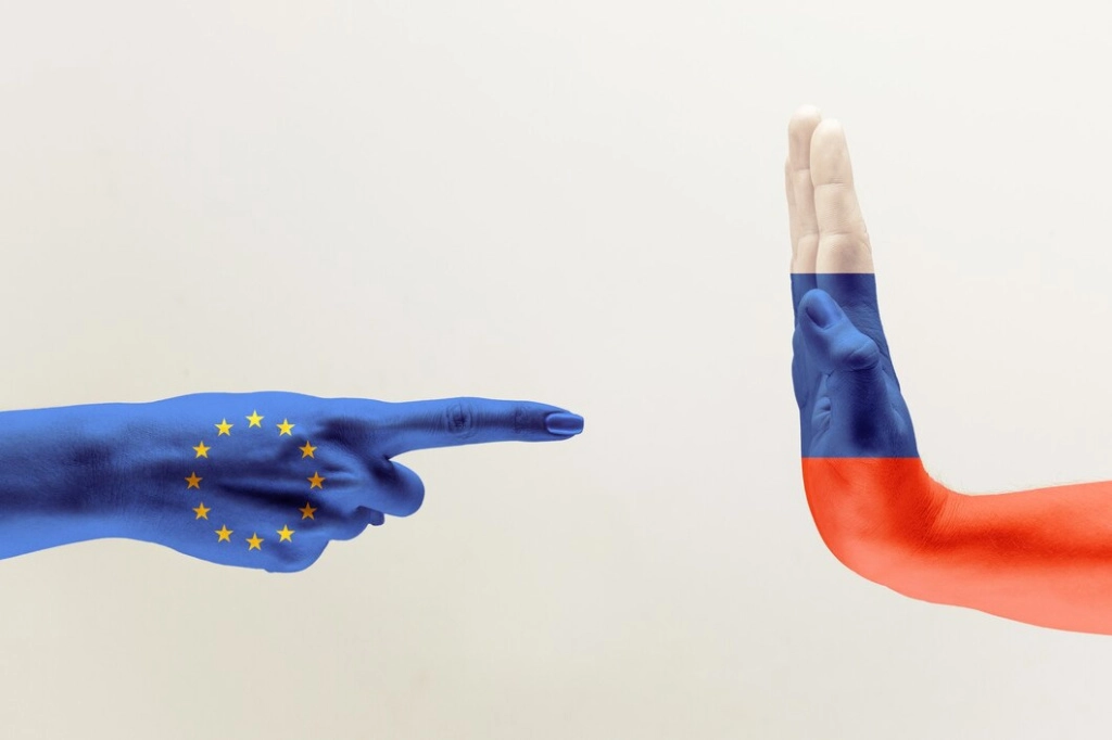 confrontation-countries-disagreement-female-and-male-hands-colored-in-flags-of-european-unity-and-russia-isolated-on-grey-background-concept-of-political-economical-or-social-aggressions_155003-34485.jpg